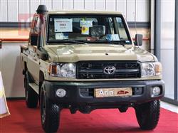 تويوتا لاند كروزر 70 بيك اب